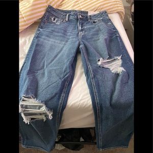 AE Mom Straight Jean